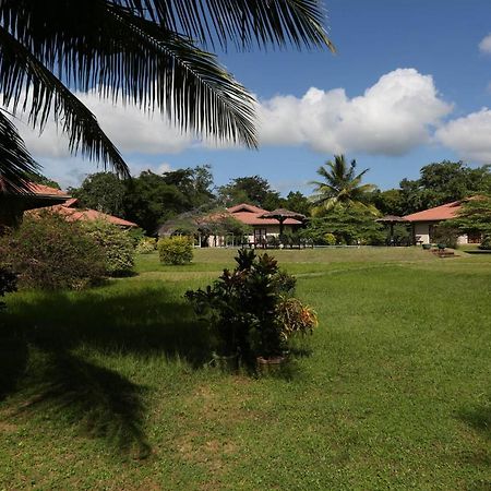Hibiscus Garden Hotel Tissamaharama Exteriör bild